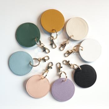 Preview: Schlüsselanhänger rund - PU Lederoptik "Wunschname4"